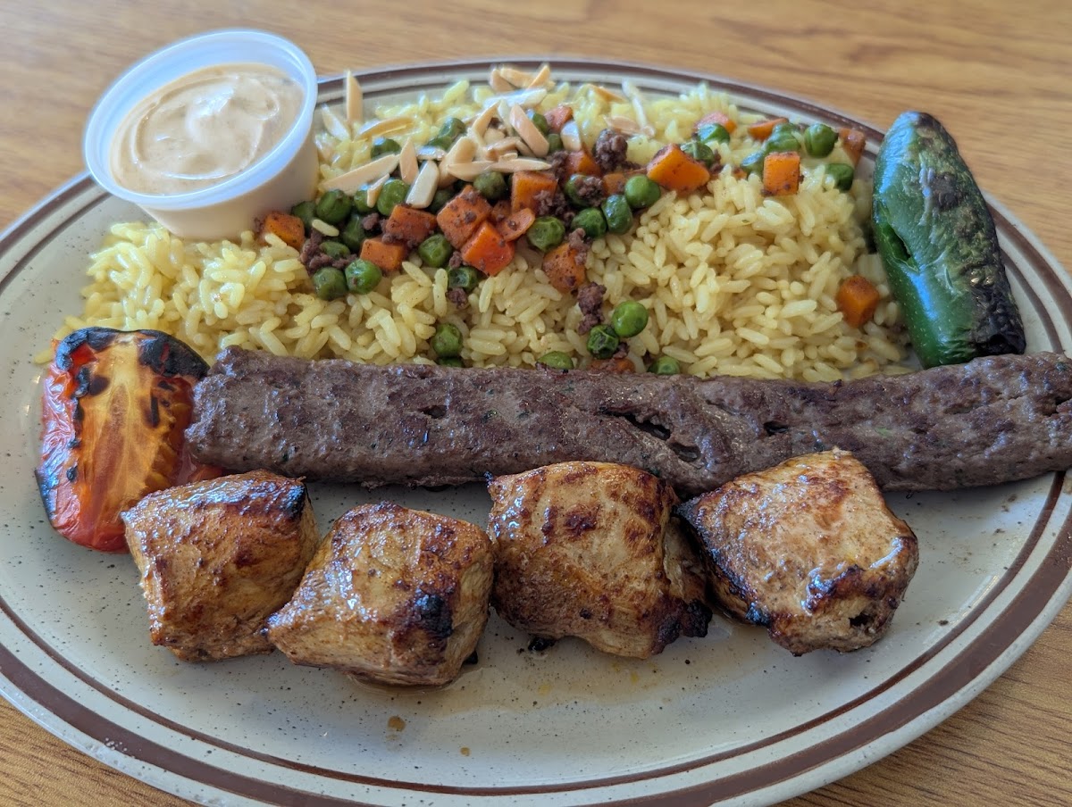 Sara's Mediterranean Café & Grill-4