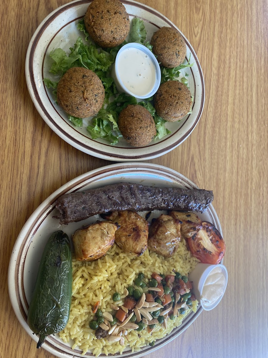 Sara's Mediterranean Café & Grill-6