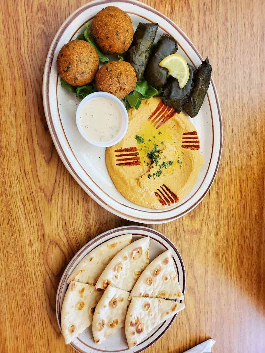 Sara's Mediterranean Café & Grill-7